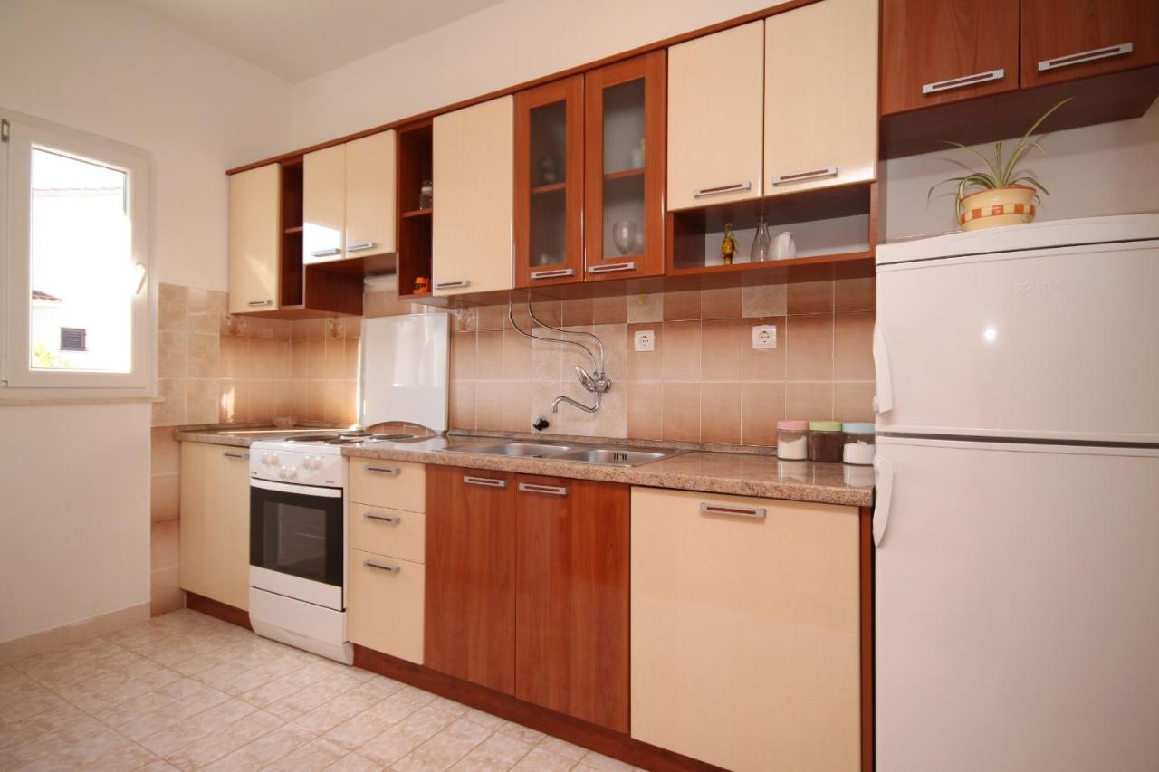 Apartments With A Parking Space Slatine, Ciovo - 8658 Esterno foto