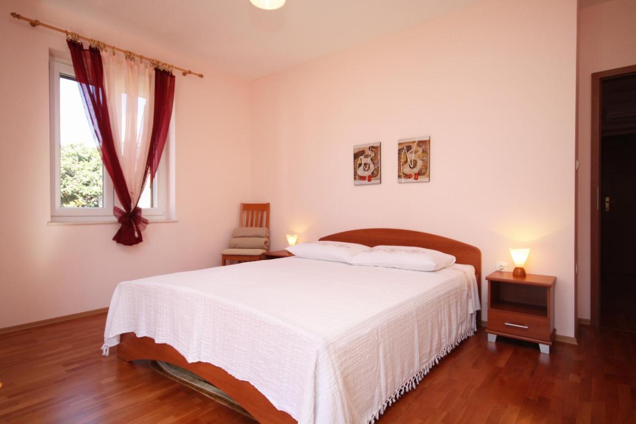 Apartments With A Parking Space Slatine, Ciovo - 8658 Esterno foto